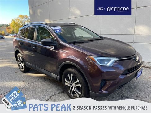 Used 2017 Toyota RAV4 LE image 1