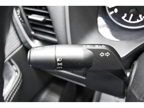 Used 2023 Nissan Rogue SV FWD image 15