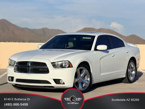 Used 2013 Dodge Charger SXT RWD image 1