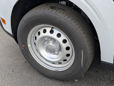 New 2025 Ford Maverick XL image 10