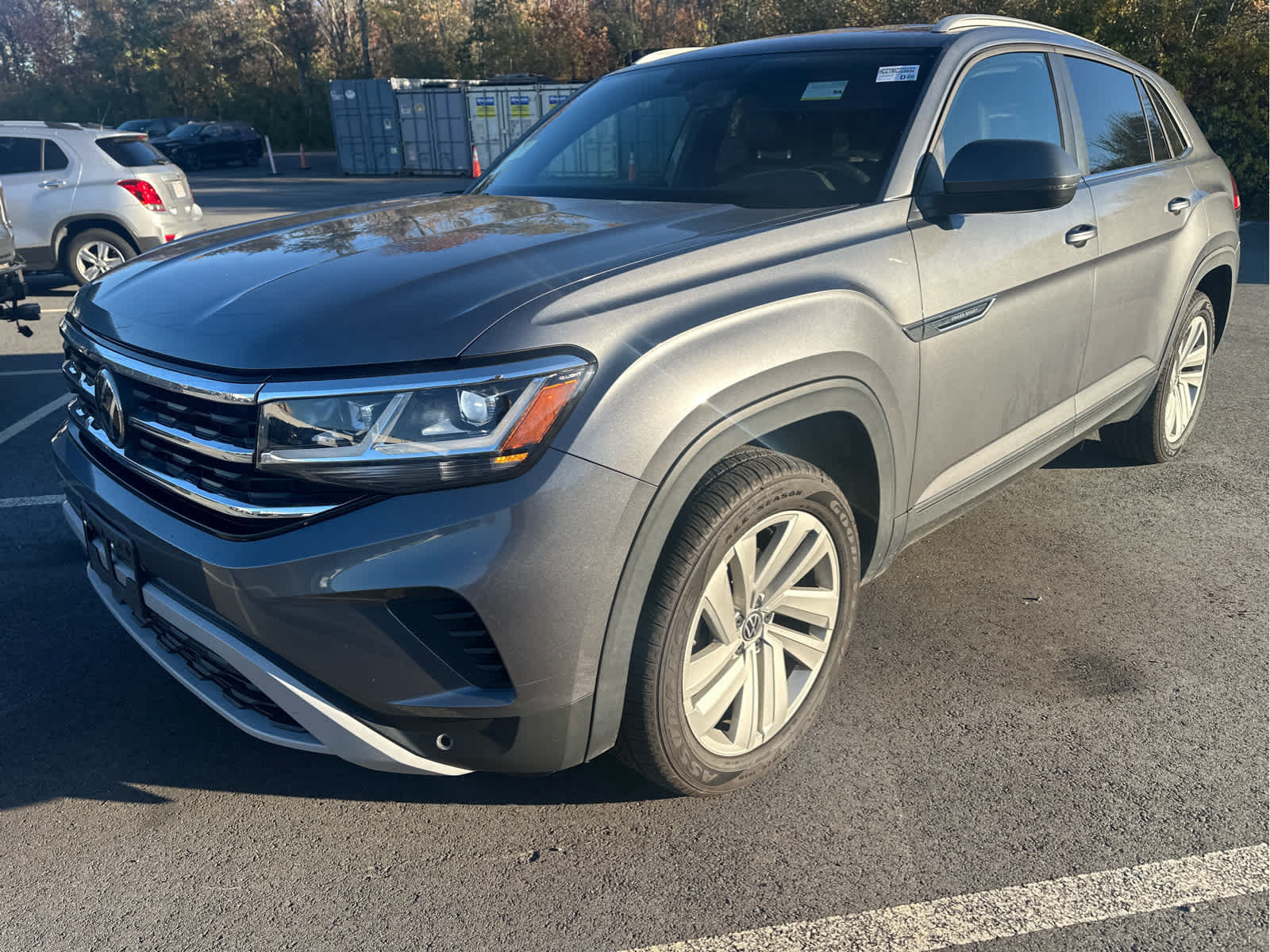 Used 2021 Volkswagen Atlas Cross Sport SE AWD/4WD image 2