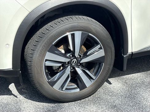 Used 2023 Nissan Rogue SL w/ SL Premium Package image 7