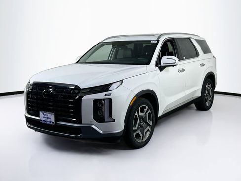Used 2023 Hyundai Palisade Limited w/ Winter Package AWD/4WD image 1