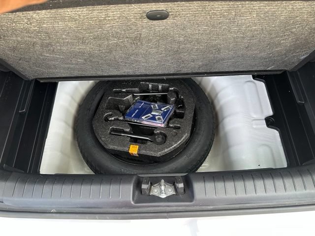 Used 2025 Hyundai Venue SEL FWD image 15