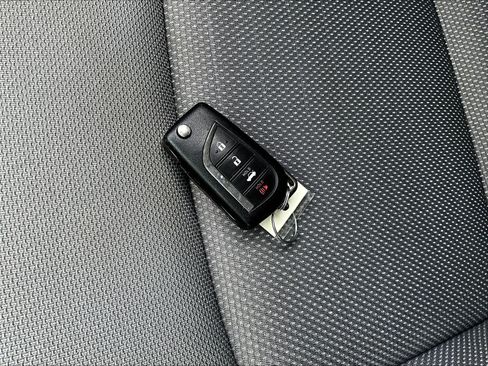 Used 2021 Toyota Corolla SE w/ Carpet Mat Package (TMS) FWD image 32