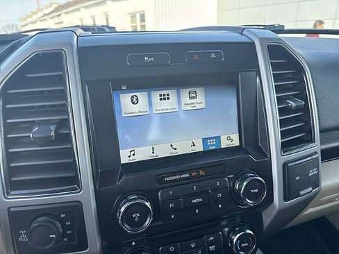 Used 2017 Ford F150 Lariat image 12