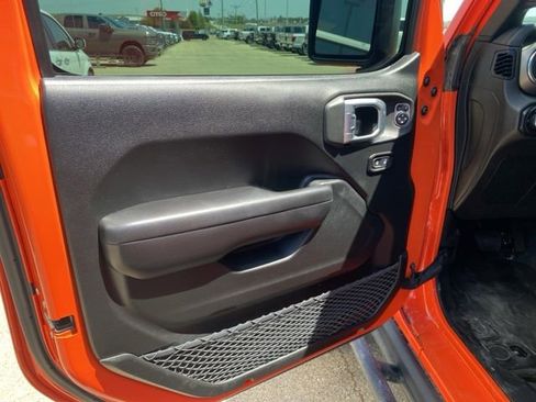 Used 2020 Jeep Gladiator Rubicon AWD/4WD image 10