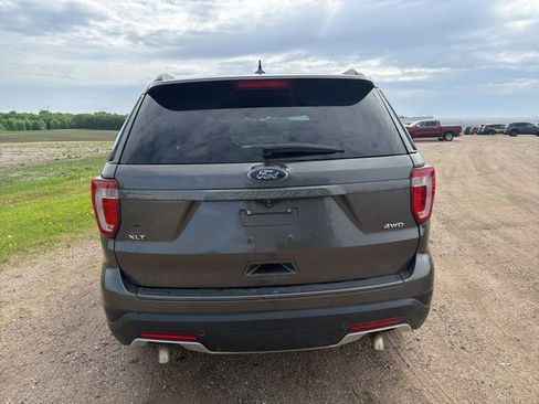 Used 2018 Ford Explorer XLT w/ Equipment Group 202A AWD/4WD image 10
