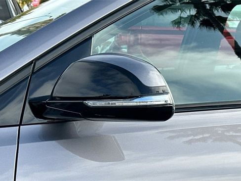 Certified 2022 Chevrolet Bolt EUV LT w/ Comfort Package image 49