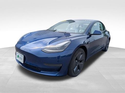 Used 2023 Tesla Model 3 Standard Range RWD image 3