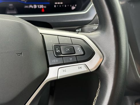 Used 2024 Volkswagen Tiguan SE AWD/4WD image 17