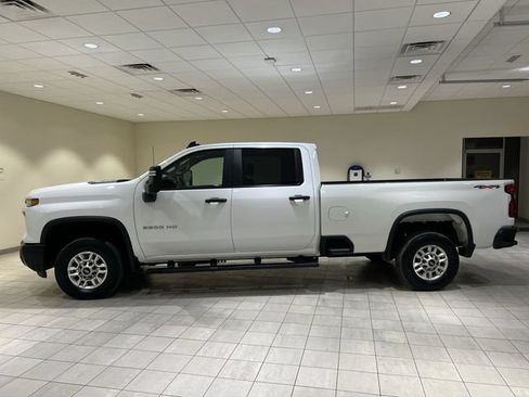 Used 2025 Chevrolet Silverado 2500 W/T w/ WT Convenience Package AWD/4WD image 2