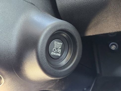 Used 2025 RAM ProMaster 2500 w/ Premium Convenience Group image 22