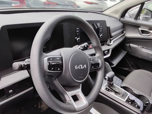 Used 2023 Kia Sportage LX FWD image 8