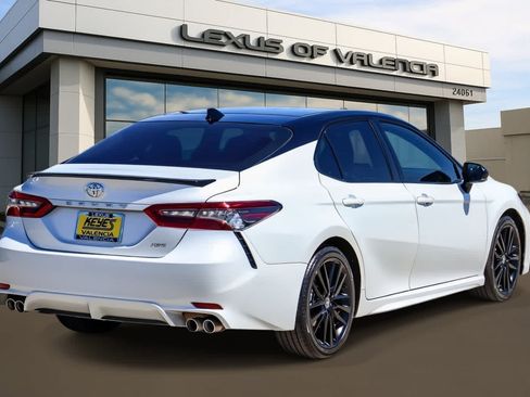 Used 2024 Toyota Camry XSE FWD image 4