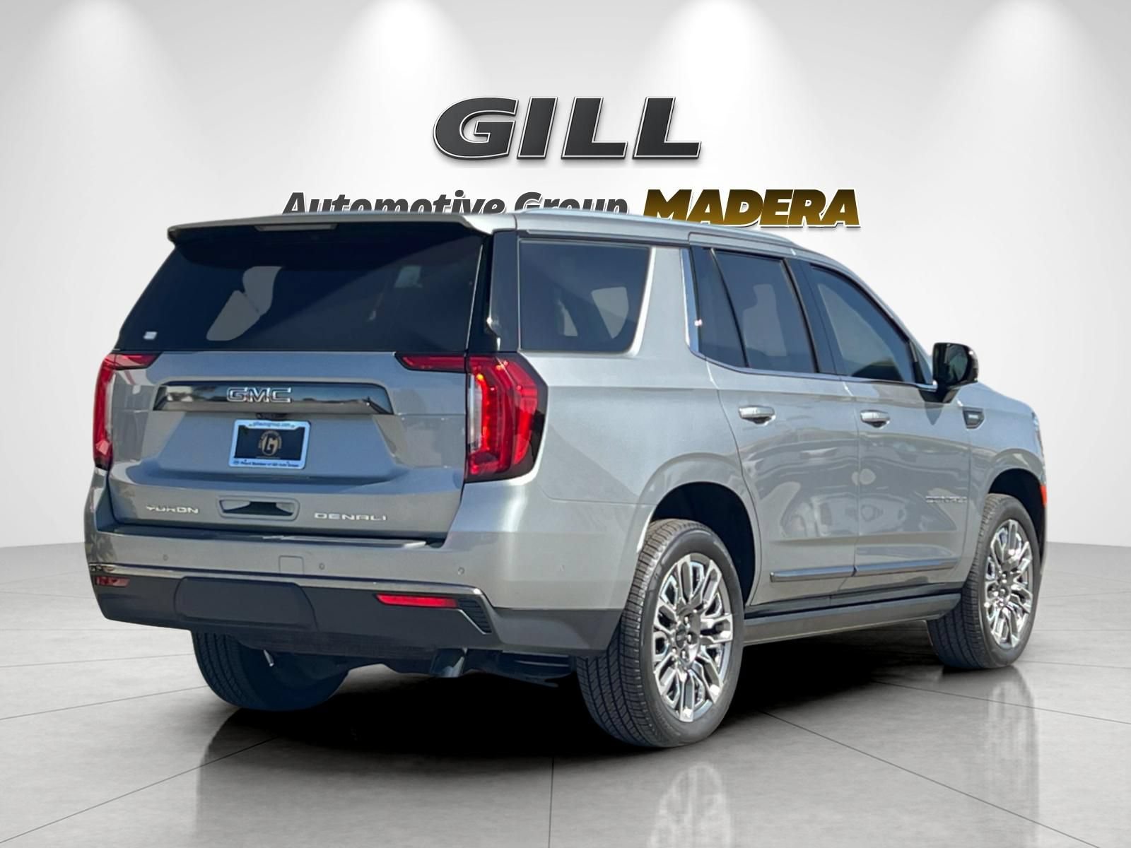 Used 2023 GMC Yukon Denali Ultimate w/ LPO, Floor Liner Package AWD/4WD image 3