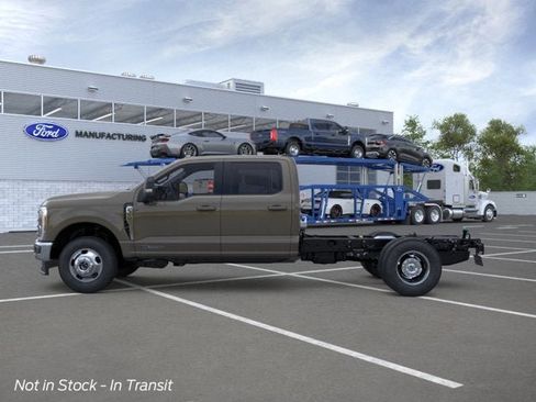 New 2026 Ford F350 4x4 Crew Cab DRW Super Duty image 3