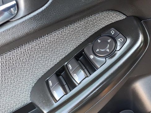 Used 2021 Chevrolet TrailBlazer LT w/ Convenience Package image 17