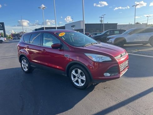 Used 2014 Ford Escape SE image 2