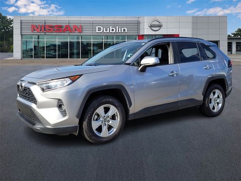 Used 2019 Toyota RAV4 XLE image 1