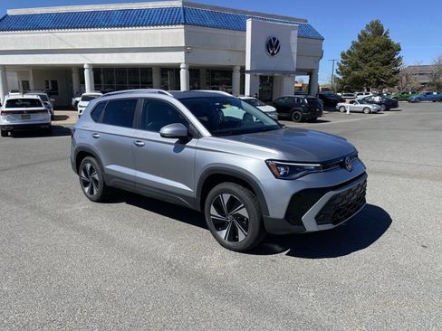 New 2026 Volkswagen Taos SE AWD/4WD image 1