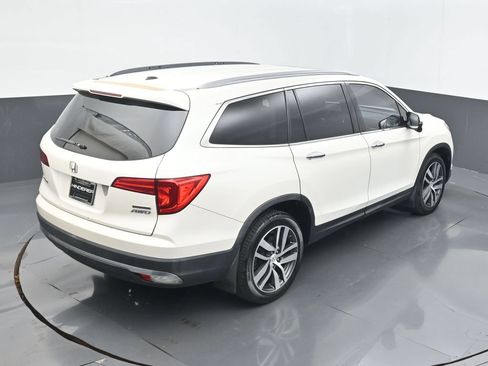 Used 2017 Honda Pilot Touring image 12