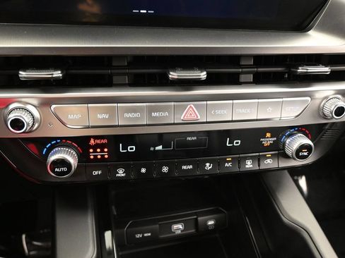 Used 2024 Kia Telluride LX FWD image 22