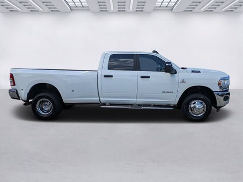 Used 2024 RAM 3500 Big Horn AWD/4WD image 3