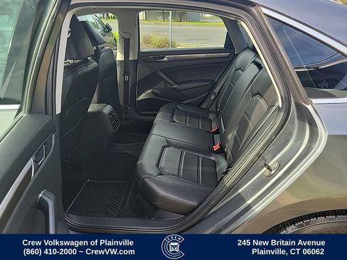 Used 2016 Volkswagen Passat 1.8T SE FWD image 14