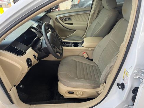 Used 2014 Ford Taurus SE image 7
