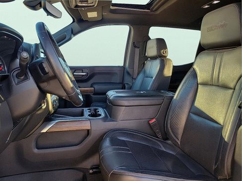 Used 2020 Chevrolet Silverado 1500 High Country w/ Technology Package image 12