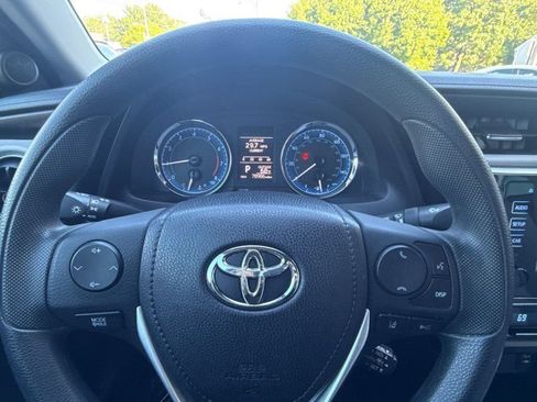 Used 2018 Toyota Corolla LE FWD image 22