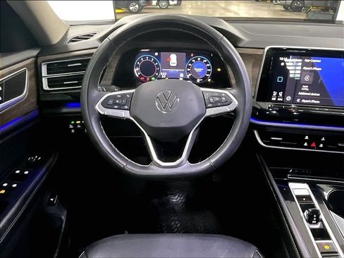 Used 2024 Volkswagen Atlas SEL AWD/4WD image 18