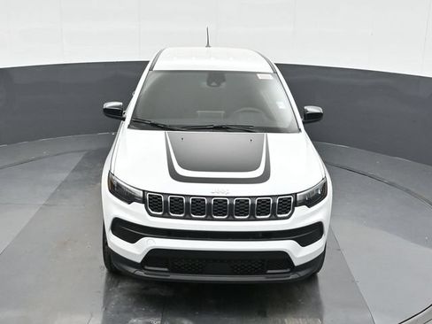 Used 2025 Jeep Compass Sport w/ Mopar Graphics Package AWD/4WD image 33