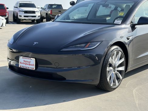 Used 2025 Tesla Model 3 Long Range RWD image 7