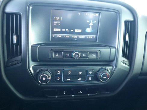 Used 2018 Chevrolet Silverado 1500 Custom w/ Custom Value Package AWD/4WD image 19