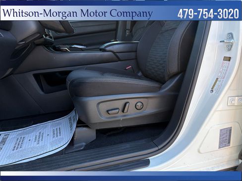 Used 2022 Nissan Pathfinder SV FWD image 16