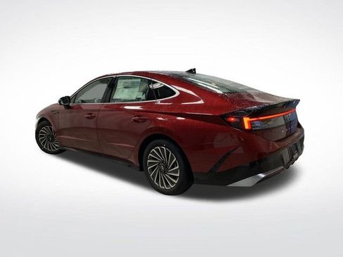 New 2025 Hyundai Sonata Limited image 3
