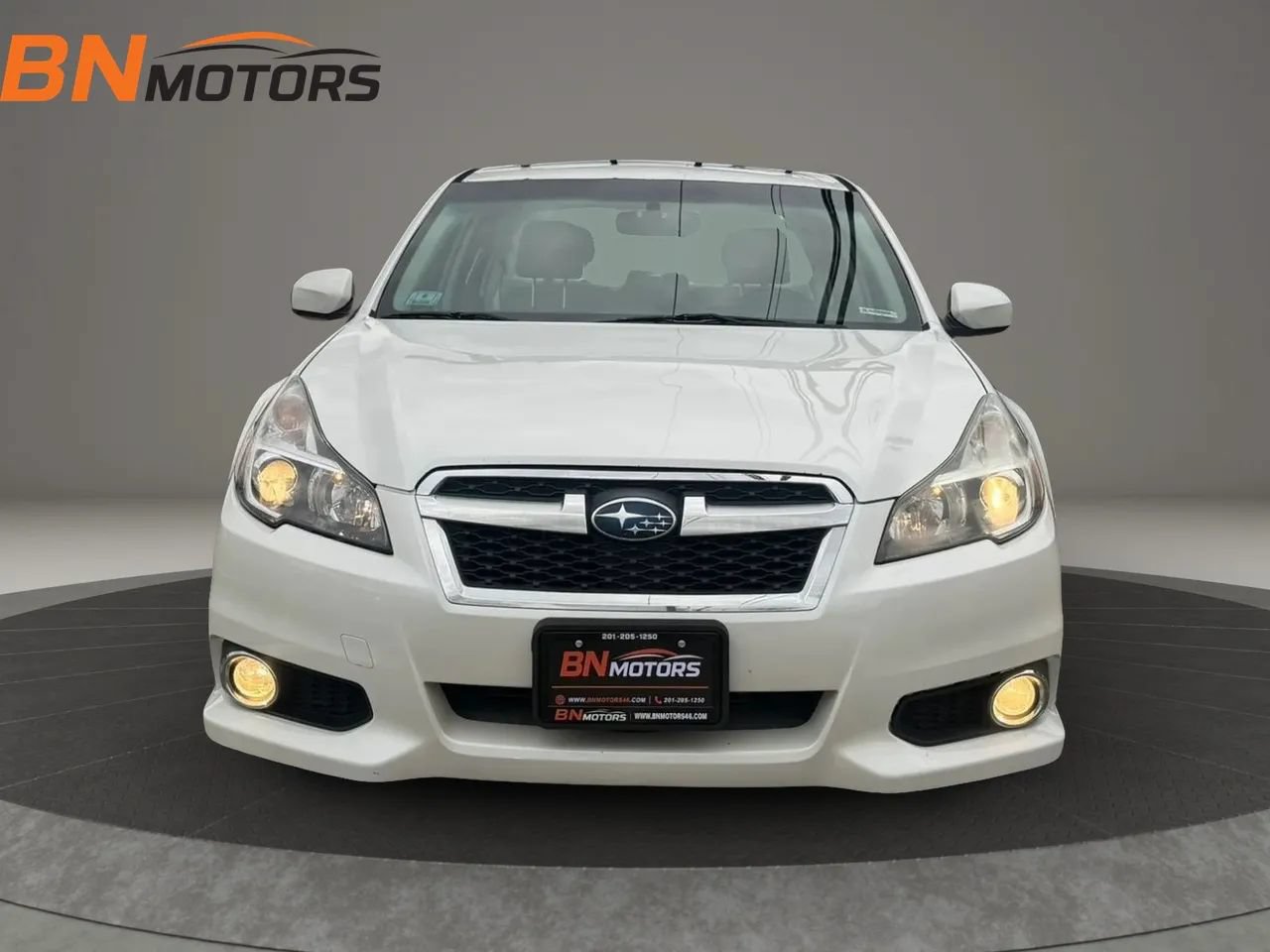 Used 2013 Subaru Legacy 3.6R Limited AWD/4WD image 3