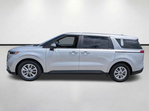 Used 2022 Kia Carnival LX FWD image 7