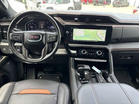 Used 2024 GMC Sierra 1500 AT4 w/ Technology Package AWD/4WD image 10
