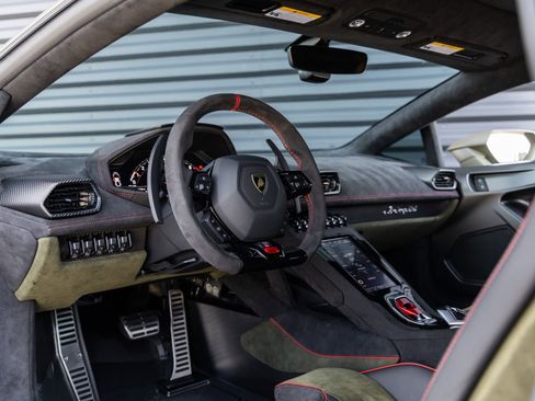 Used 2024 Lamborghini Huracan Sterrato AWD/4WD image 36