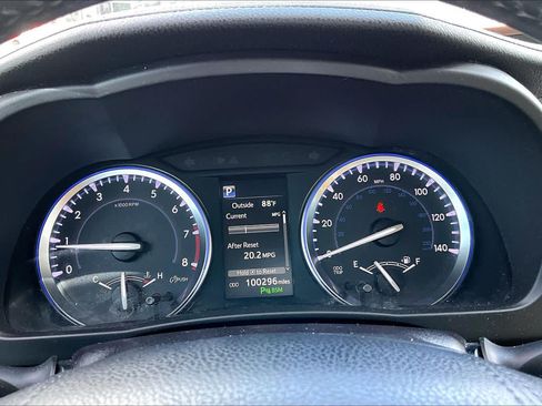 Used 2018 Toyota Highlander Limited Platinum FWD image 26