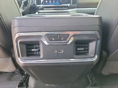 Used 2023 Chevrolet Silverado 1500 High Country w/ Technology Package AWD/4WD image 8