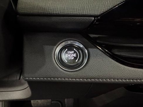 Used 2025 Buick Enclave Sport Touring image 10