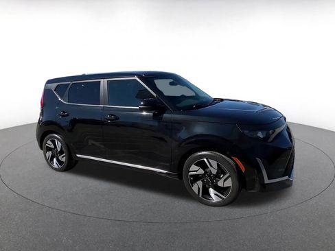 Used 2023 Kia Soul GT-Line image 2