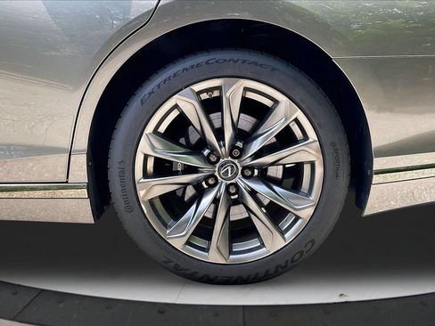Used 2018 Lexus LS 500 F Sport w/ Accessory Package (Z1) AWD/4WD image 35