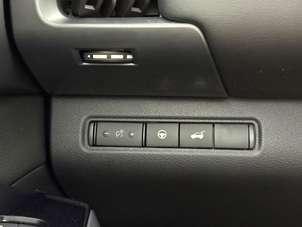 Used 2023 Nissan Pathfinder SL AWD/4WD image 29