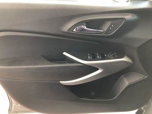 Used 2024 Chevrolet Trax RS w/ Sunroof Package FWD image 35