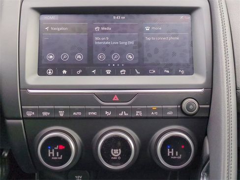 Used 2020 Jaguar E-PACE SE image 18